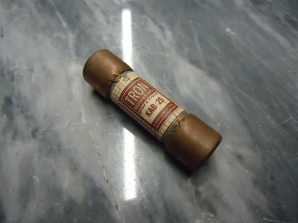 KAB 25: 25 AMP FUSE, BUSSMAN
